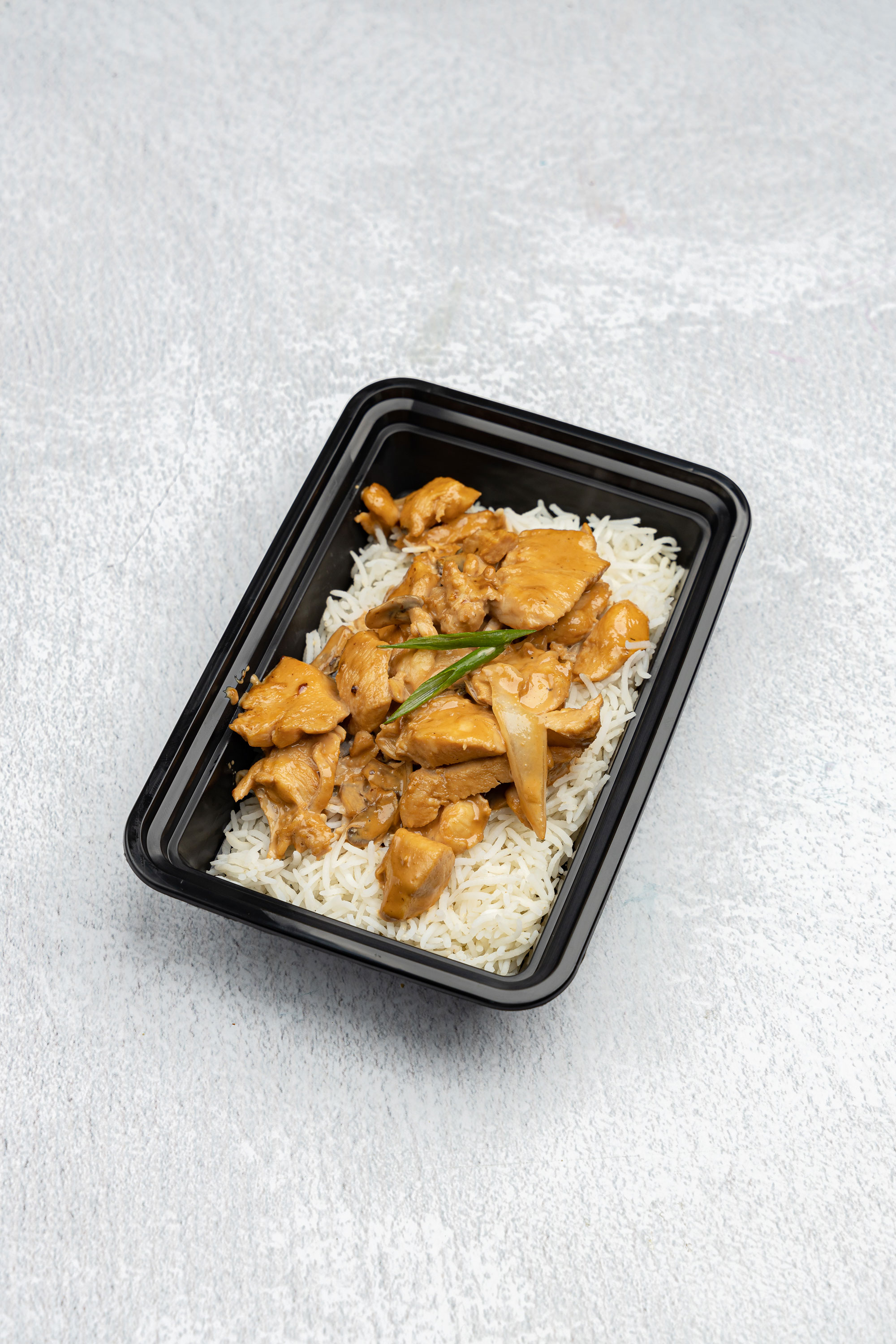 CHICKEN STROGANOF