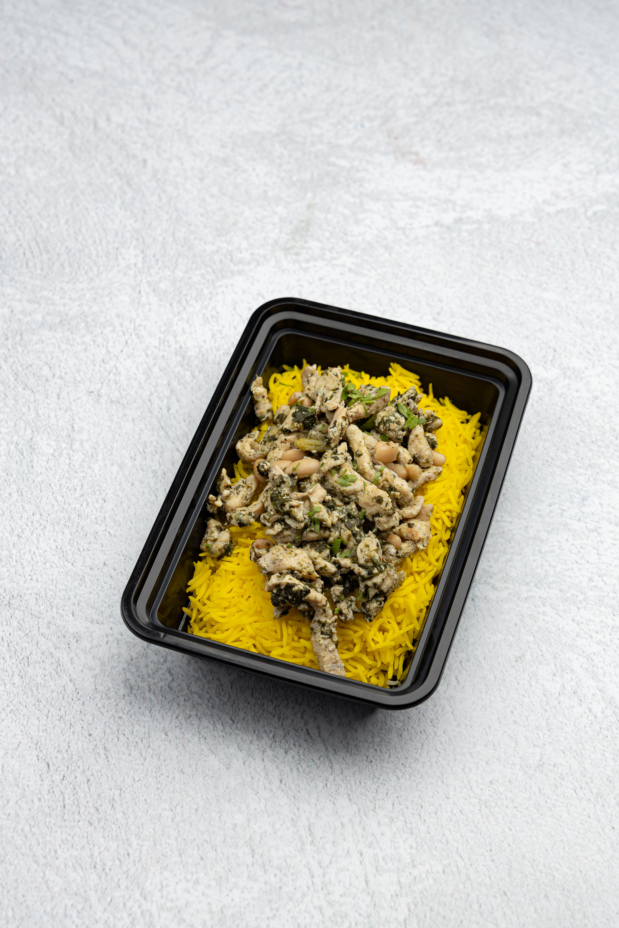 CHICKEN KALE AND WHITE BEANS